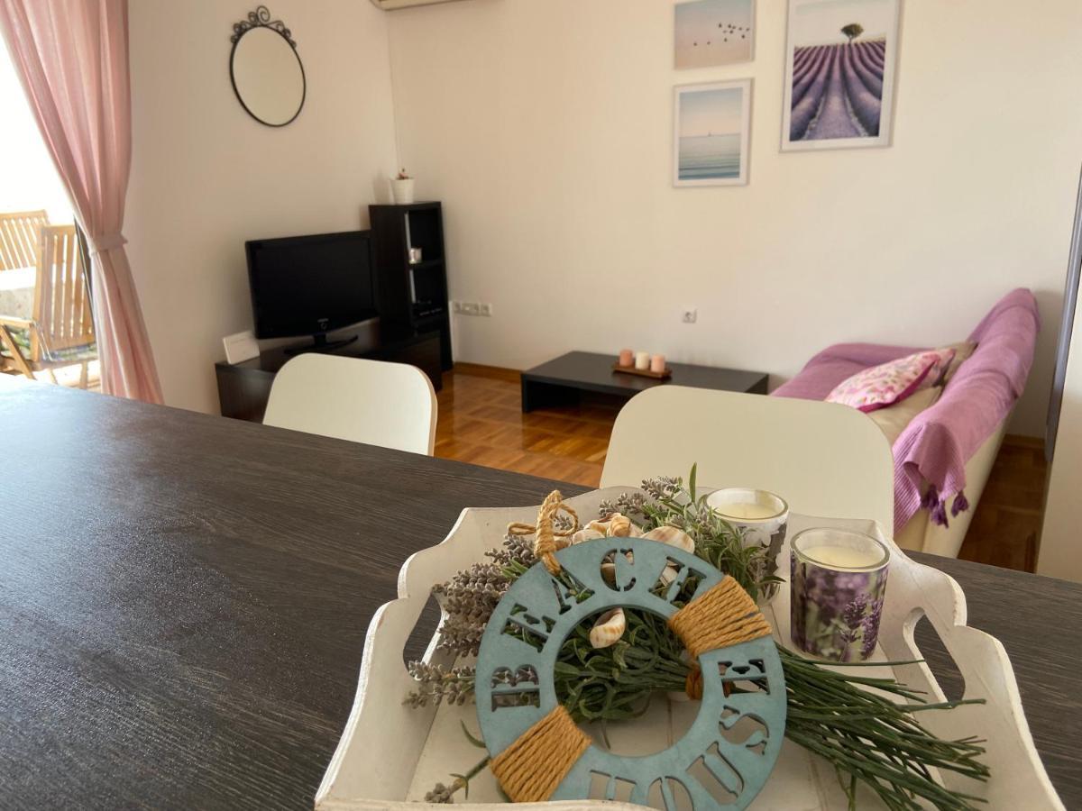 Apartment Iris & Elena Pinezici  Ngoại thất bức ảnh